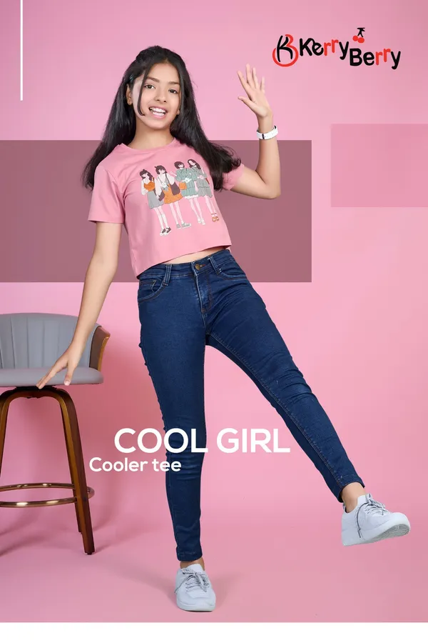 Pink_Crop_Top_With_Girl_Gang_Graphic_Print