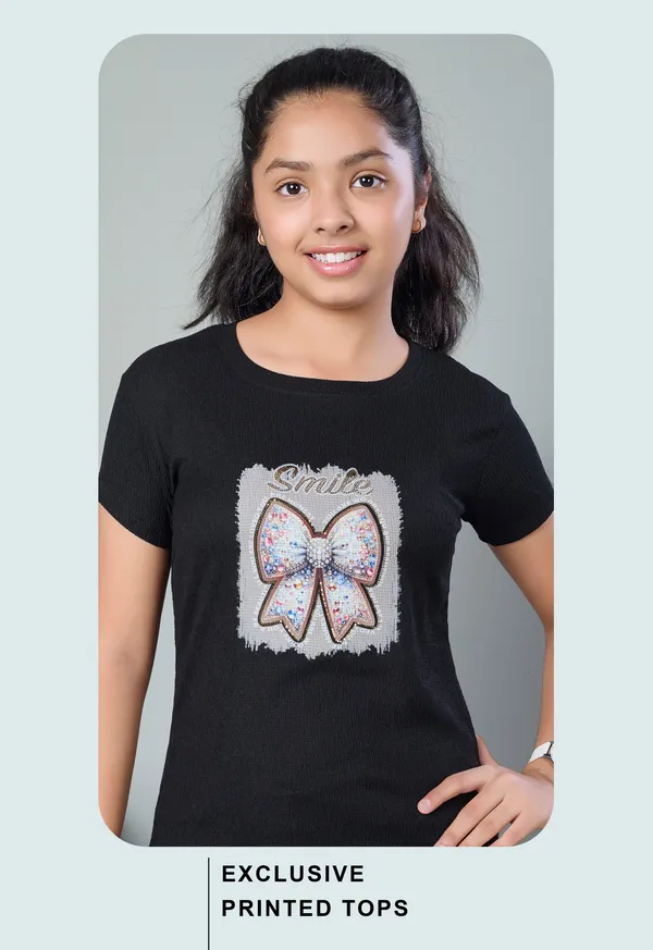 Black_Graphic_T-Shirt_With_Butterfly_Print_For_Women