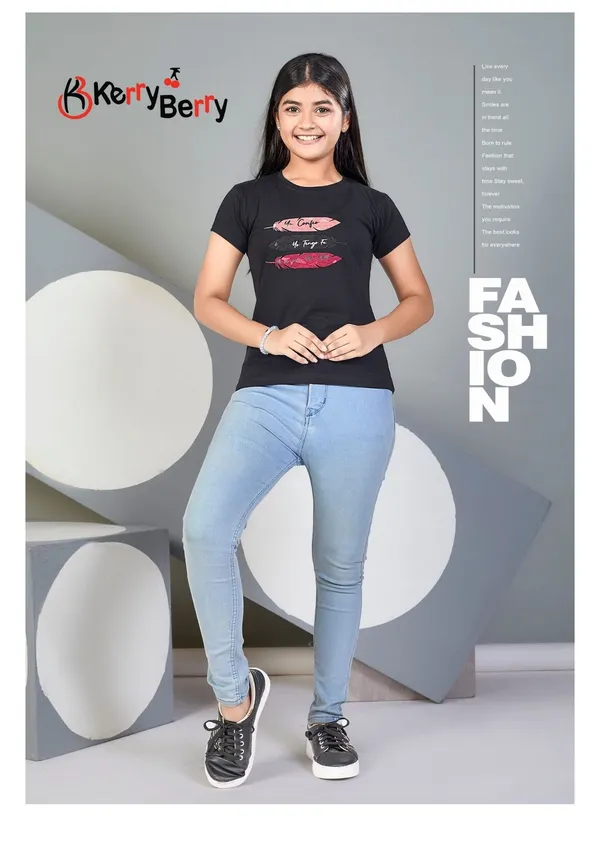 Trendy_Graphic_Print_Black_T-Shirt_For_Women