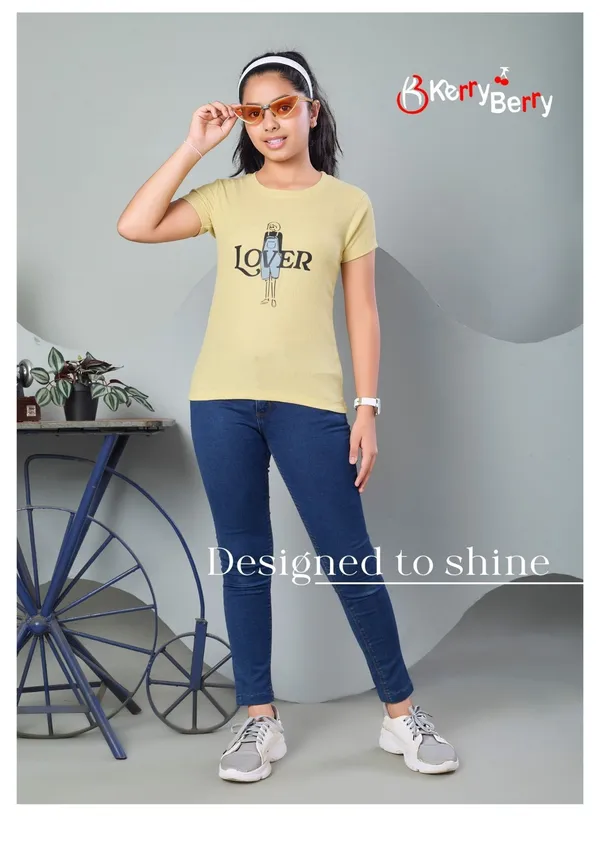 Women'S_Casual_Yellow_'Lover'_Graphic_T-Shirt