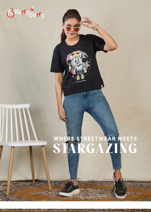 Natural_Grace_Quirky_Dog_Graphic_Print_Black_T-Shirt_For_Women