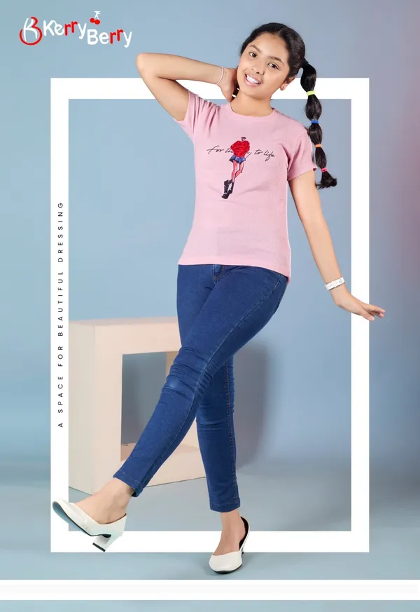 Fresh_&_Stylish_Pink_T-Shirt_For_Girls_-_Fashion_Illustration_Print
