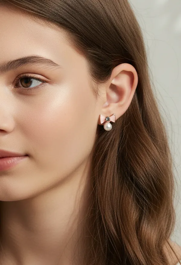 Enamelled_Bow_With_A_Diamond_Pearl_Mini_Studs
