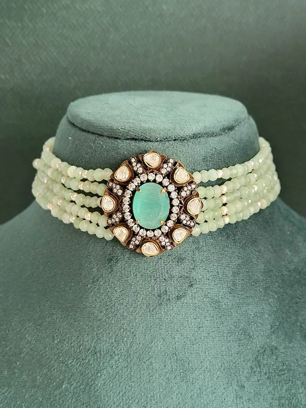 Regal_Victorian_Style_Choker_Set_With_Mint_And_Pearl_Strands
