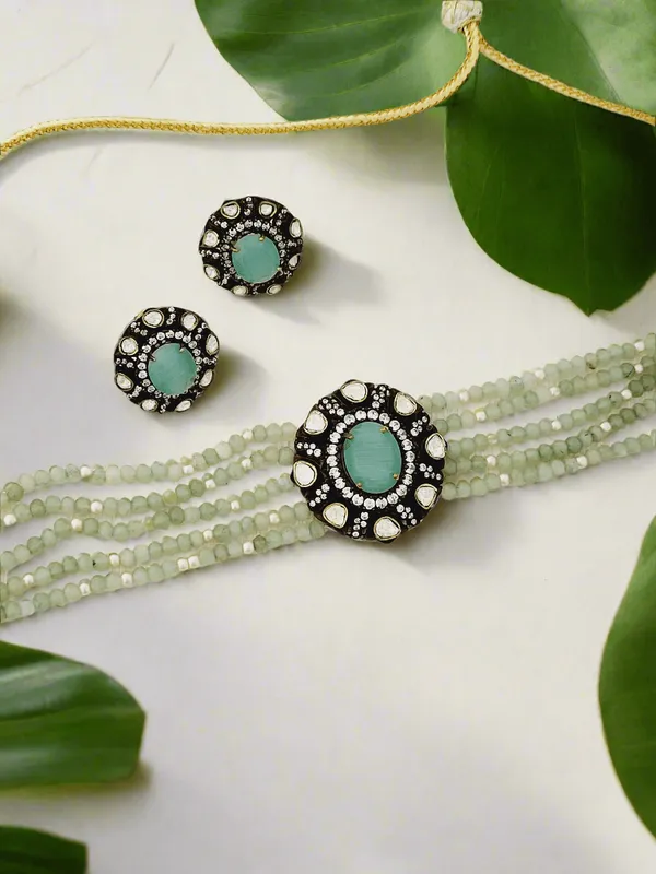 Regal_Victorian_Style_Choker_Set_With_Mint_And_Pearl_Strands