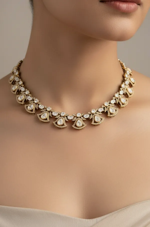 Modern_Delicate_Necklace_Set_For_Subtle_Opulance