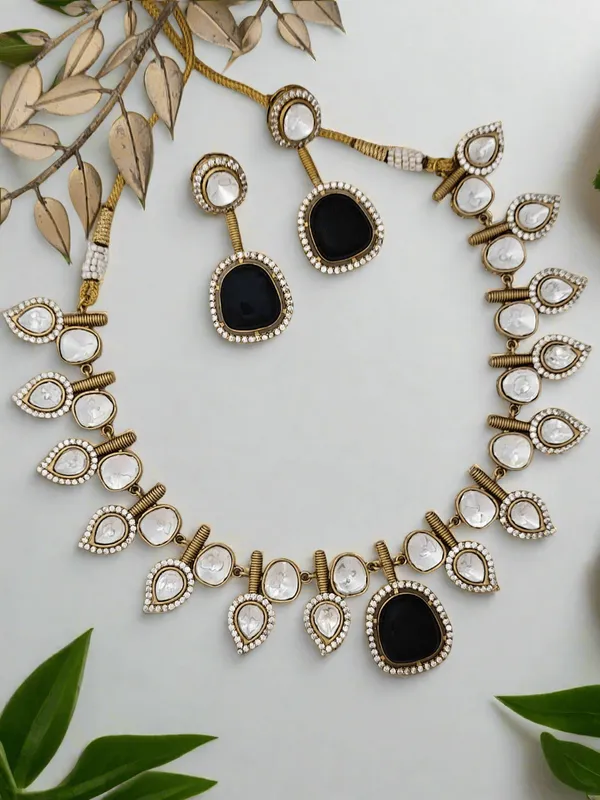 Elegant_Moissanite_Necklace_Set