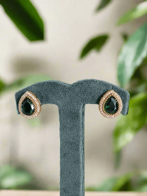Antique_Gold_Hasli_Set_With_Green_Stone