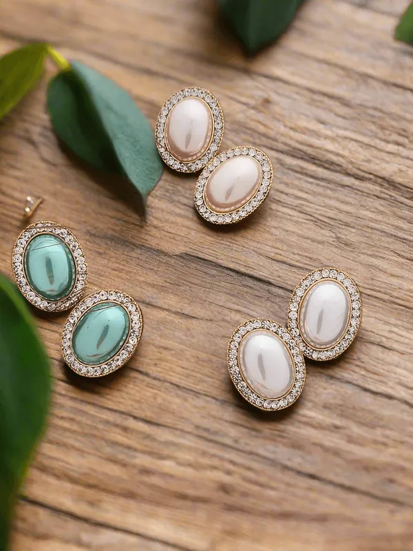 Classic_Pearl_Studs_With_Diamonds