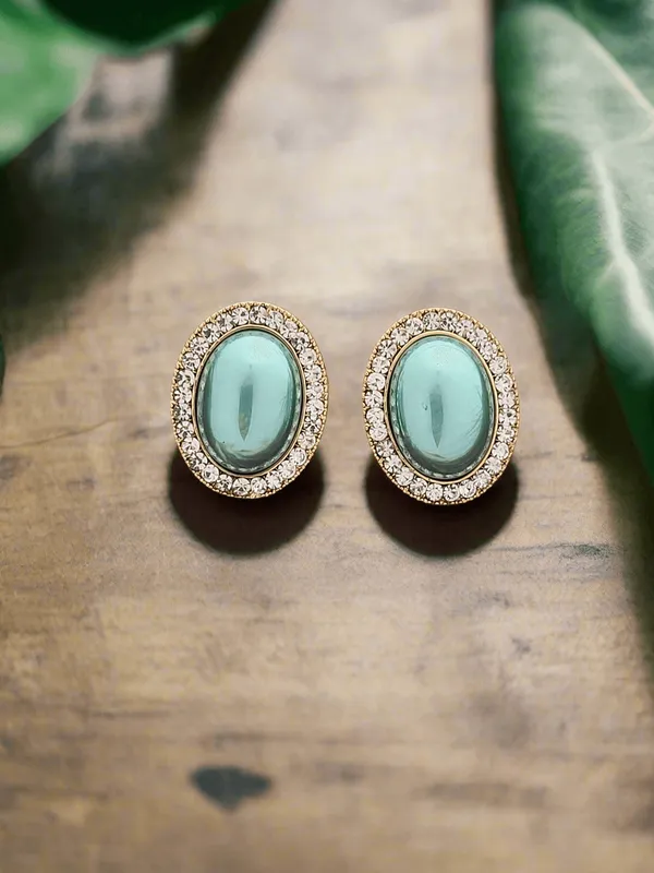 Classic_Pearl_Studs_With_Diamonds