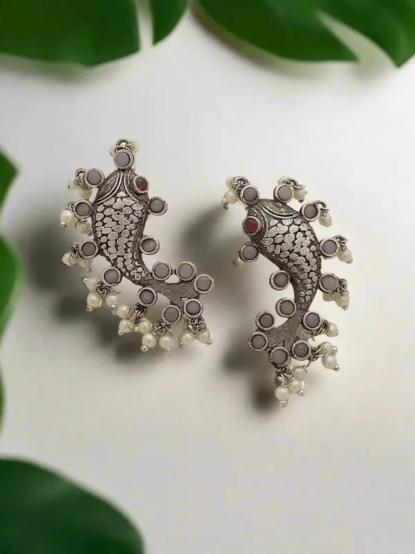 Oxidized_Fish_Studs