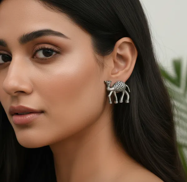 Oxidised_Camel_Studs