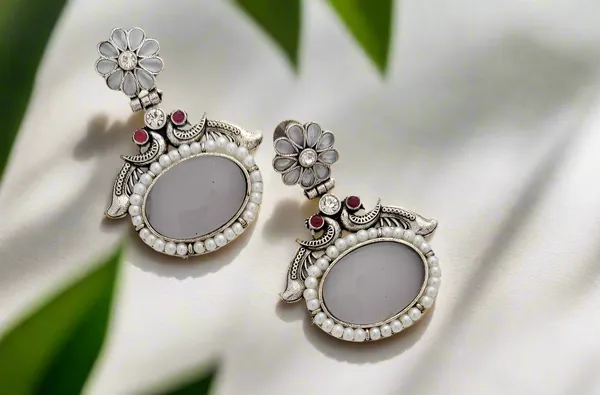 Oxidized_Peacock_Motif_Earrings_With_Big_Center_Stone