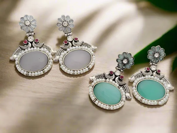 Oxidized_Peacock_Motif_Earrings_With_Big_Center_Stone