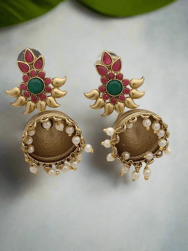 Traditional_Earrings_In_Gold_Finish