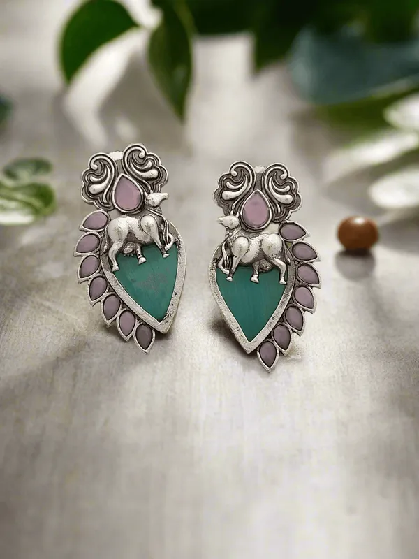 Oxidized_Cow_Motif_Earrings