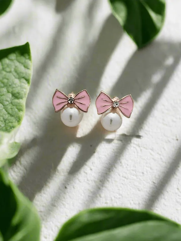 Enamelled_Bow_With_Pearl_Studs