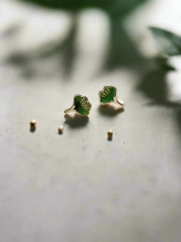 Enamelled_Leaf_Mini_Studs