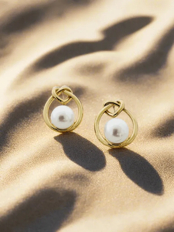 Elegant_Midern_Anti_Tarnish_Gold_Plated_Heart_Knot_Studs