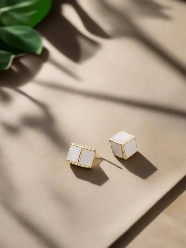 Onyx_Edge_Cube_Studs_White