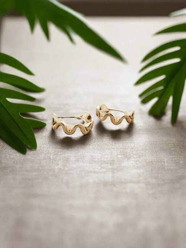 Wavy_Gold_Tone_Hoop_Earrings
