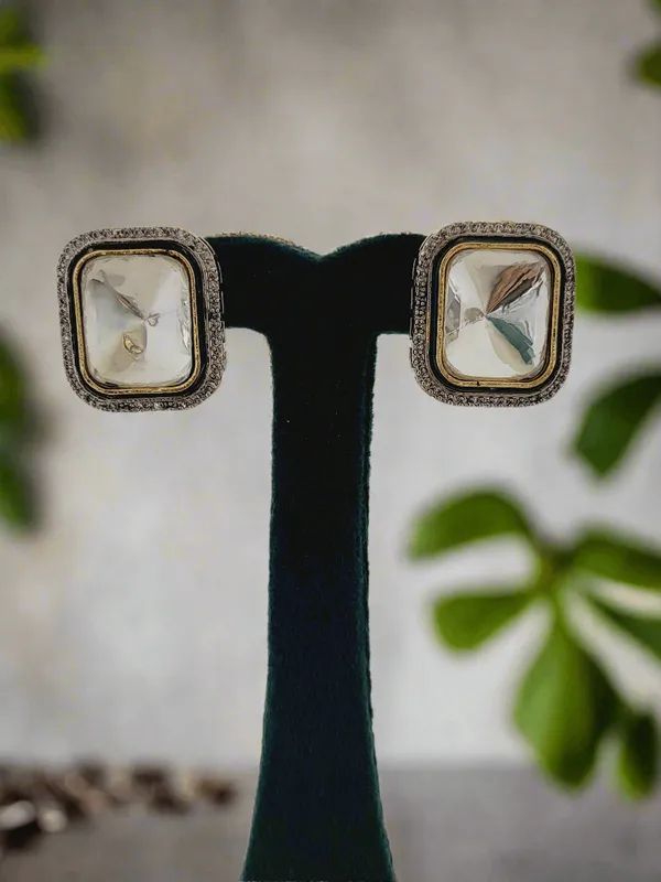 Moissanite_Stud_Earrings