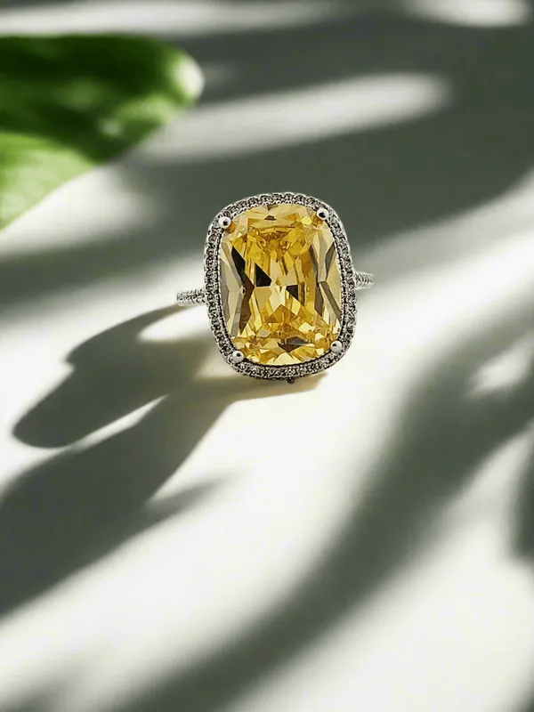 Gemstone_Halo_Ring