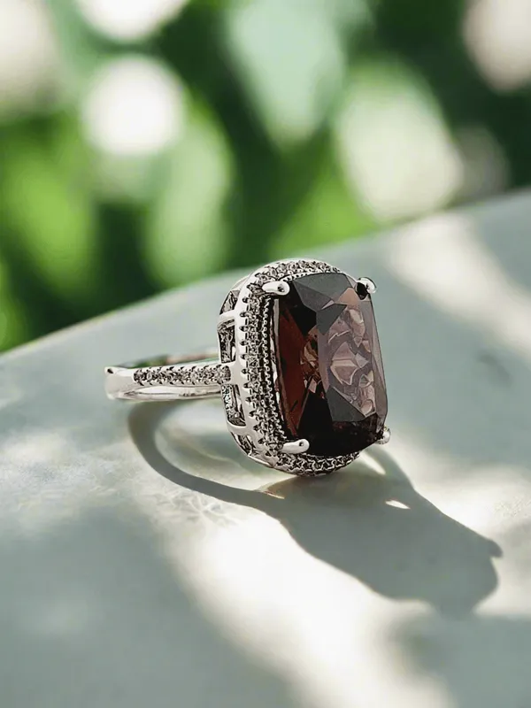 Gemstone_Halo_Ring