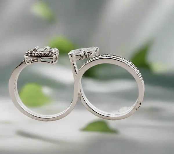 Statement_Two_Finger_Ring_With_Geometric_Diamond_Accents