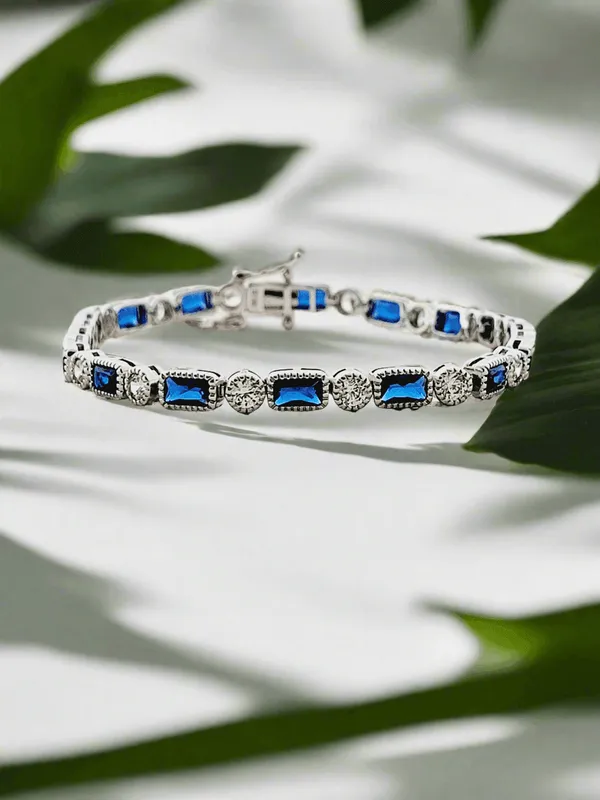 Adorable_Delicate_Crystal_Studded_Bracelet