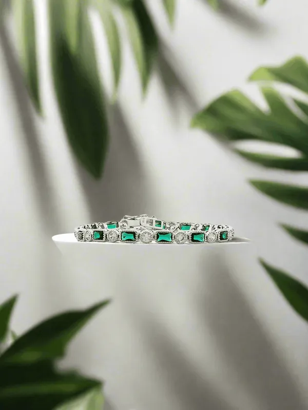 Adorable_Delicate_Crystal_Studded_Bracelet