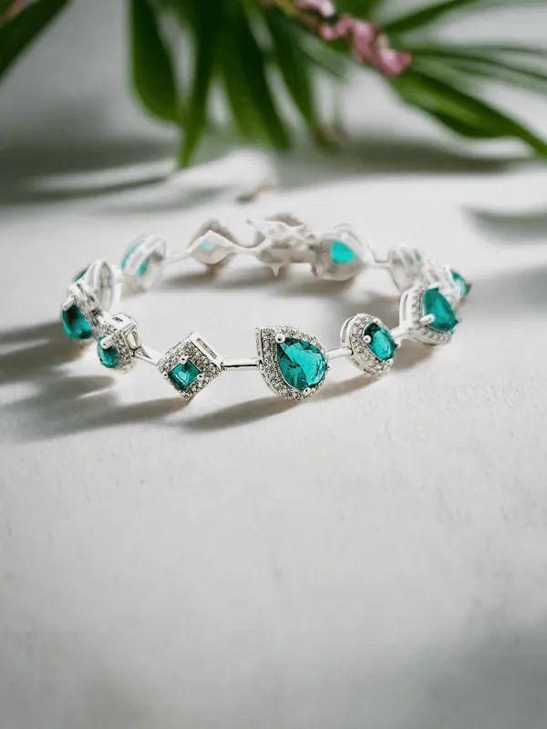 Emerald_Green_Multi_Cut_Stone_Bracelet_With_Diamonds