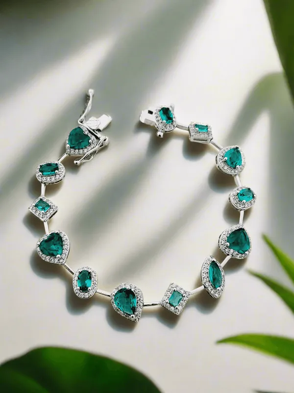 Emerald_Green_Multi_Cut_Stone_Bracelet_With_Diamonds
