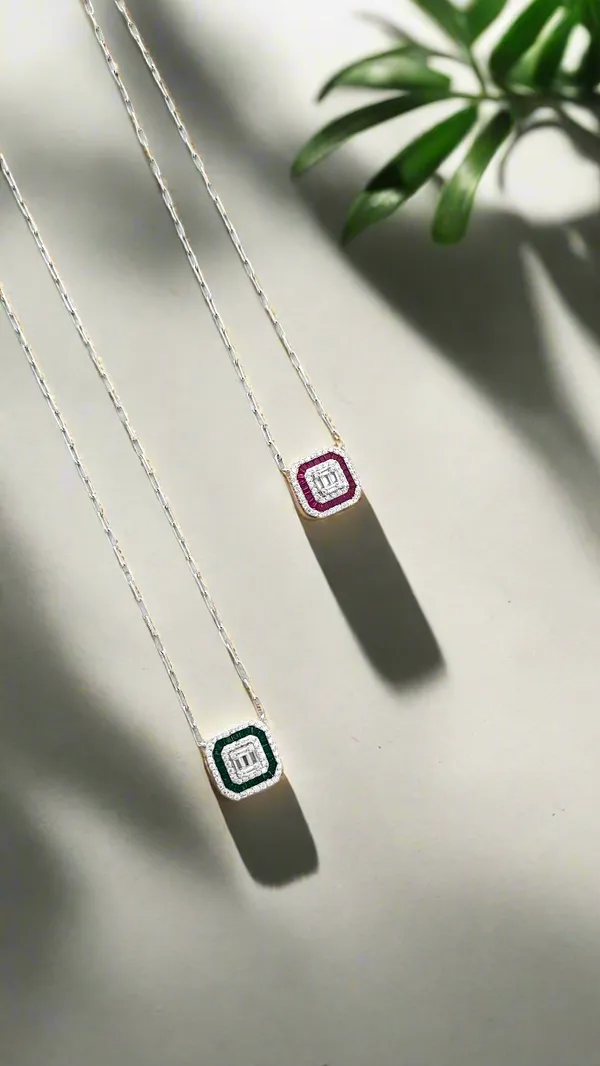 Timeless_Grace_Pendant_Necklace