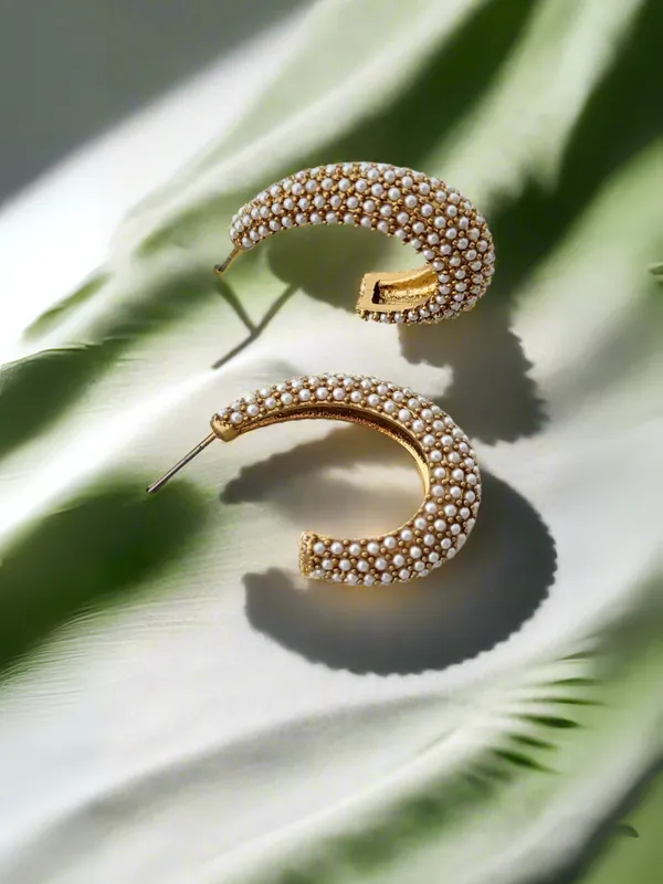Luxe_Pearl_Embellished_Half_Hoop_Earrings