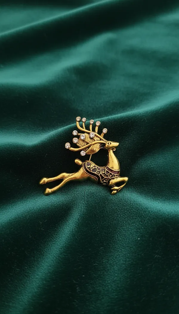 Jeweled_Reindeer_Brooch_With_Crystal_Antlers