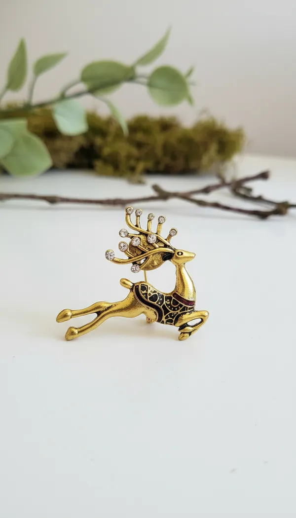Jeweled_Reindeer_Brooch_With_Crystal_Antlers