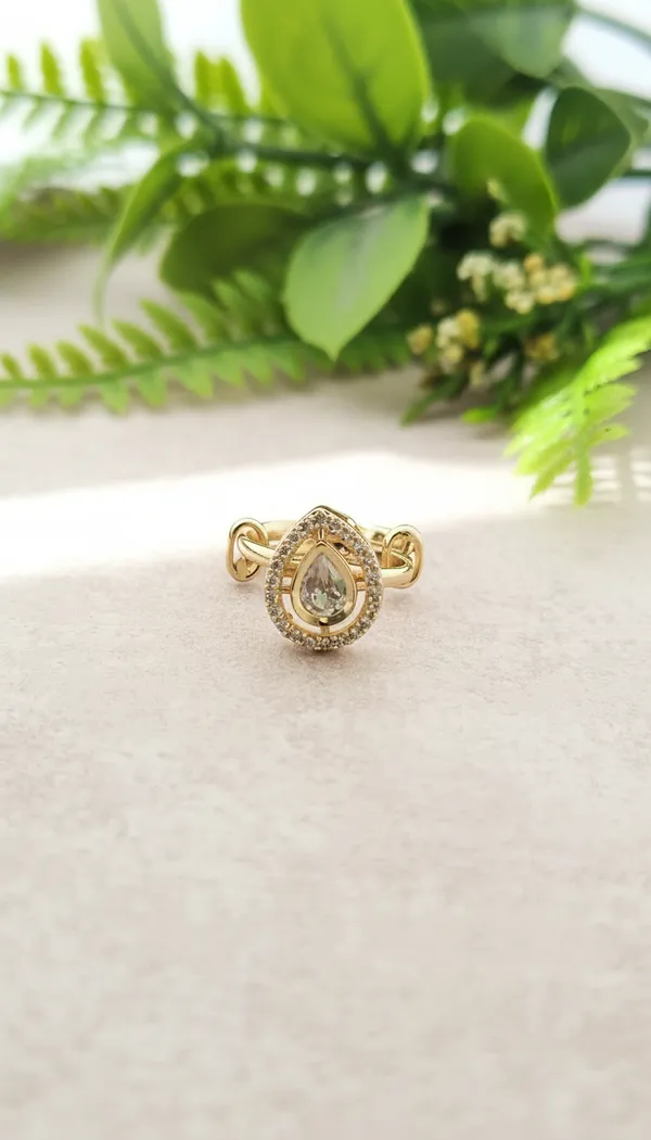 The_Sunlit_Pear_Cut_Ring