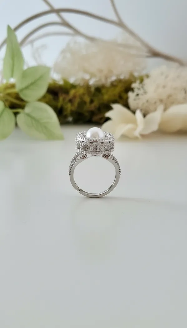The_Grand_Pearl_Halo_Statement_Ring