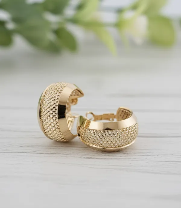 Gilded_Lattice_Wide_Hoops_Earrings