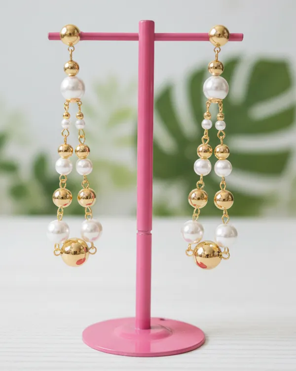 Elegant_Gold_And_Pearl_Chandelier_Earrings