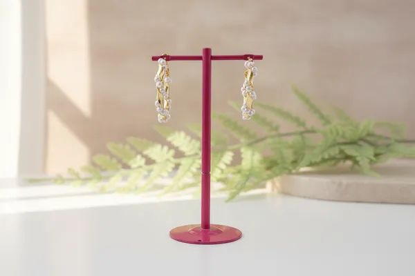 Twisted_Gold_Pearl_Hoops