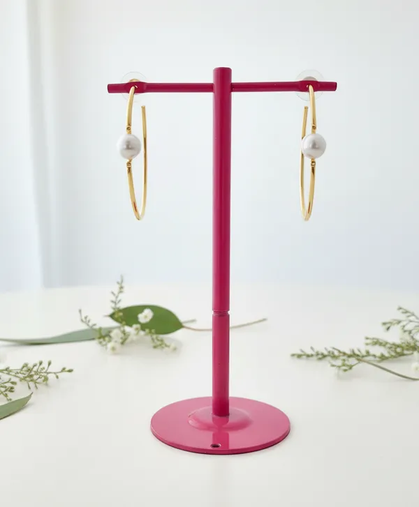 Minimalist_Pearl_Floating_Hoop