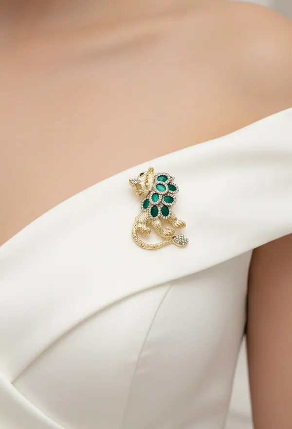 The_Regal_Emerald_Lion_Brooch