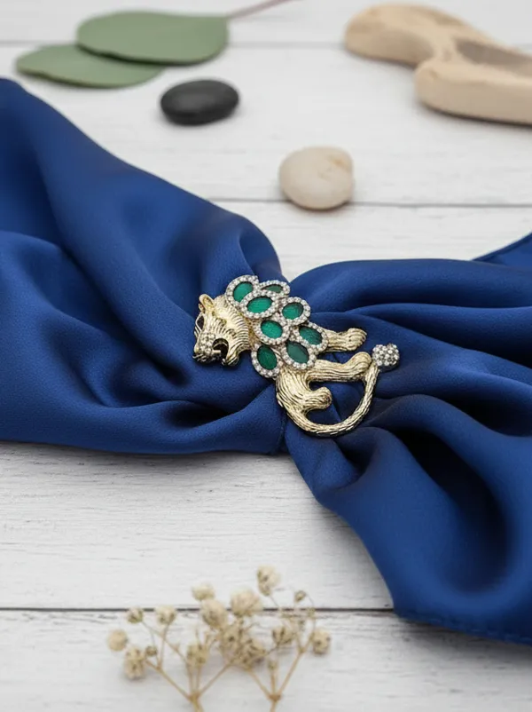 The_Regal_Emerald_Lion_Brooch