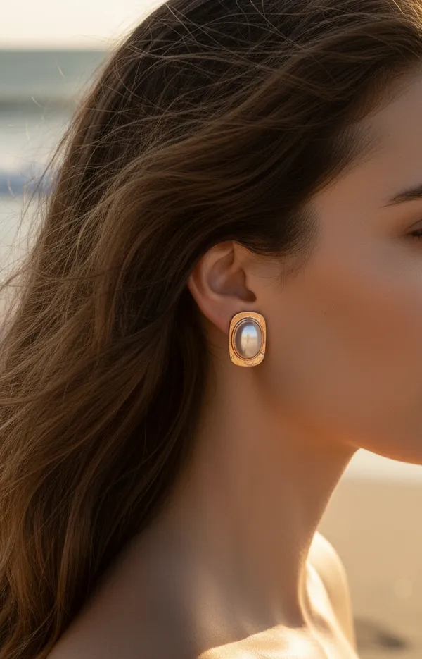 Textured_Edge_Pearl_Stud_Earrings