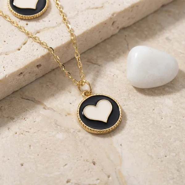 Double_Layered_Heart_Charm_Necklace