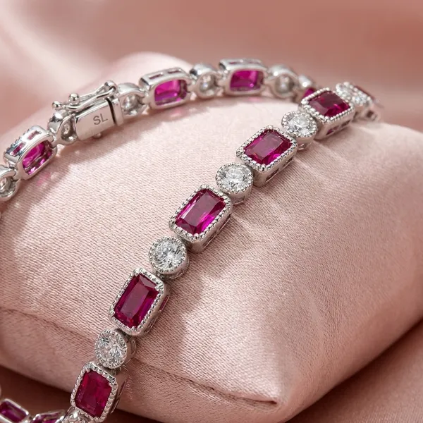 Adorable_Delicate_Crystal_Studded_Bracelet