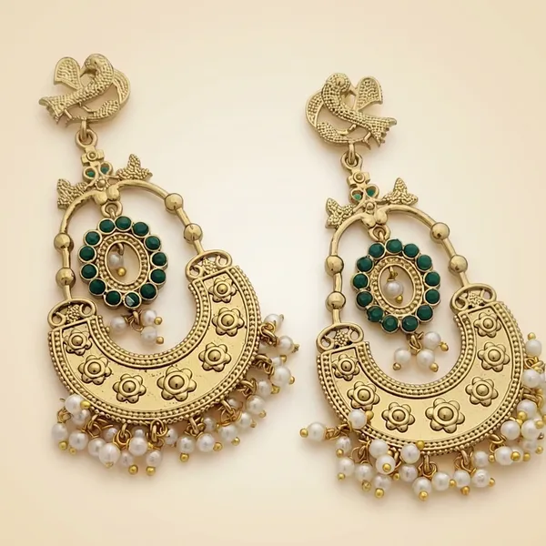 Gold_Toned_Chandbali_Earrings