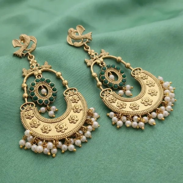 Gold_Toned_Chandbali_Earrings